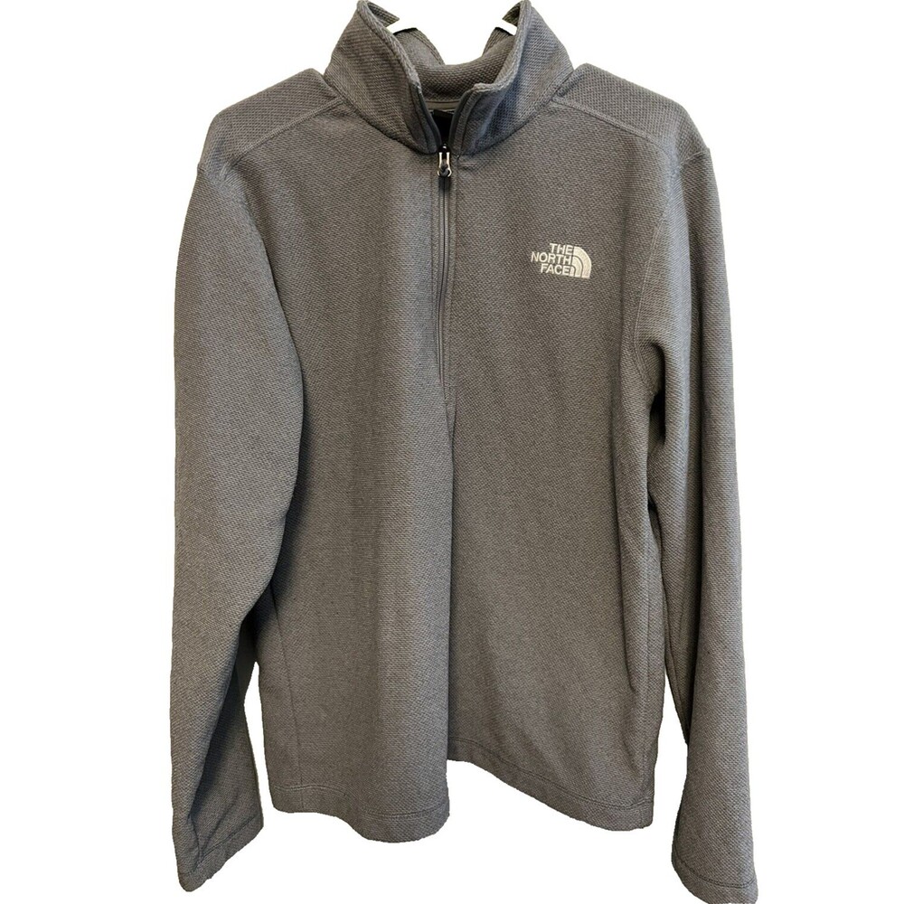 Men's size Medium The North Face  Long Sleeve Pullover Fleece Gray Top 1/4 zip